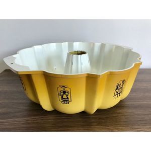 Vintage Nordicware Bundt Cake Pan